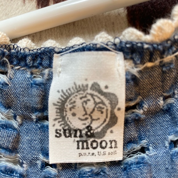 Top - Picture 2 of 2